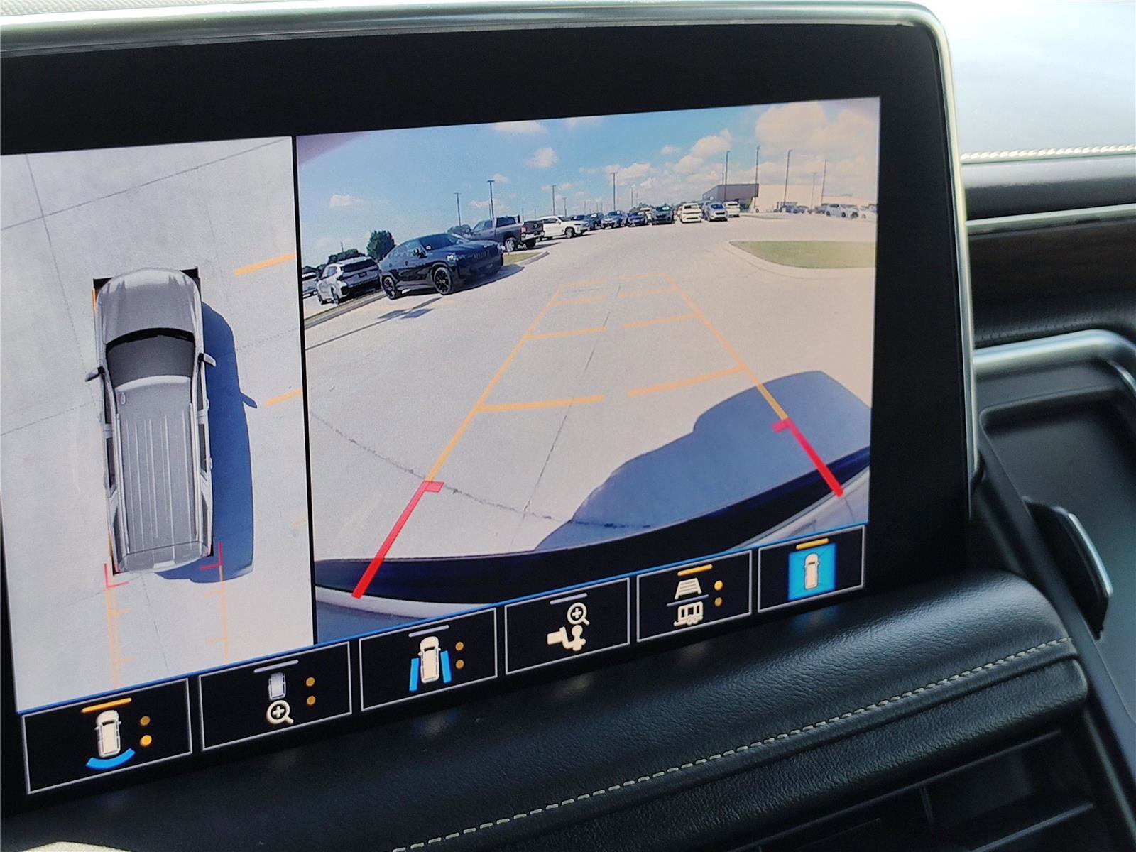 Used 2021 Chevrolet Tahoe Premier w/ Premium Package image 32