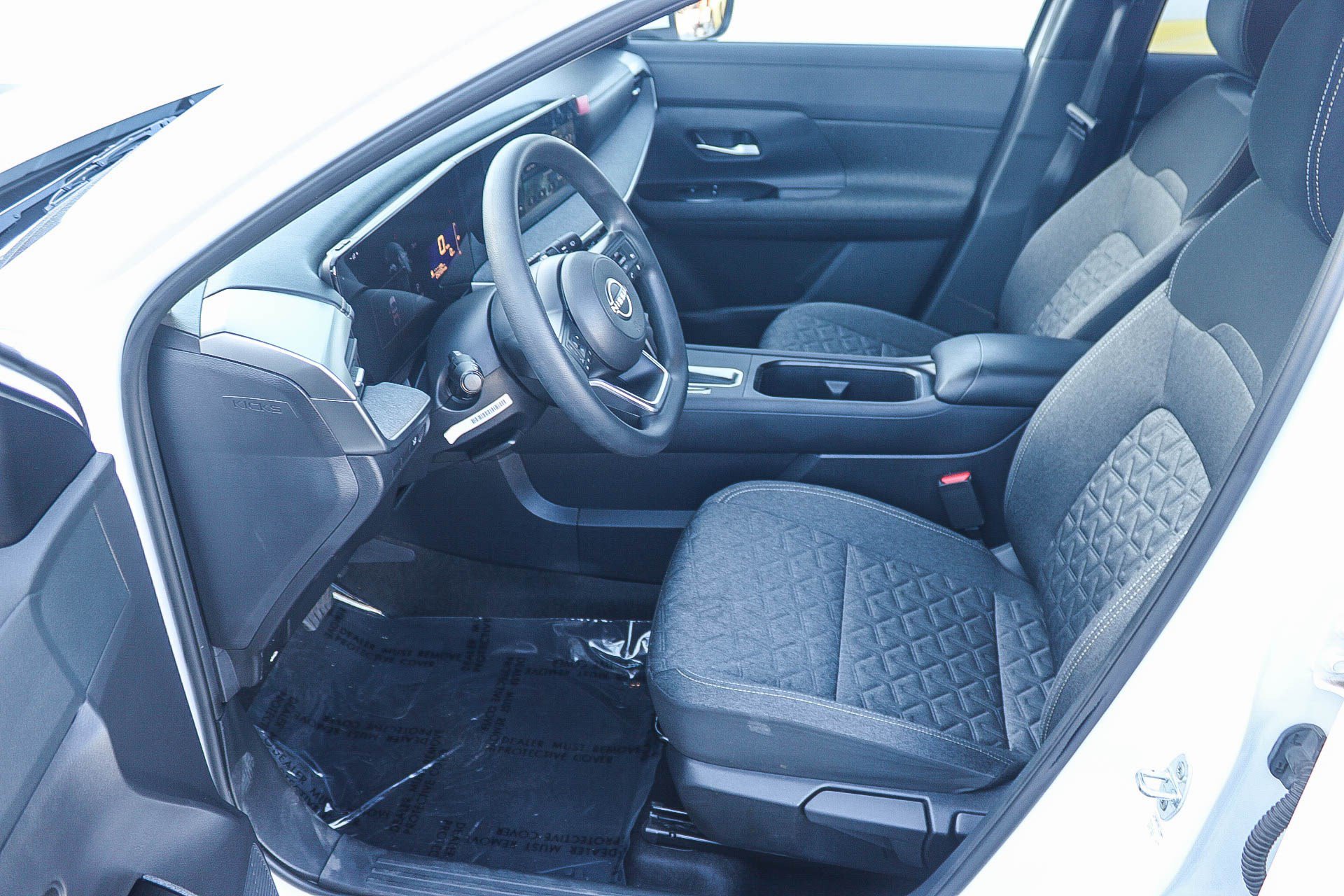 Used 2025 Nissan Kicks SV w/ Charging Package FWD image 18