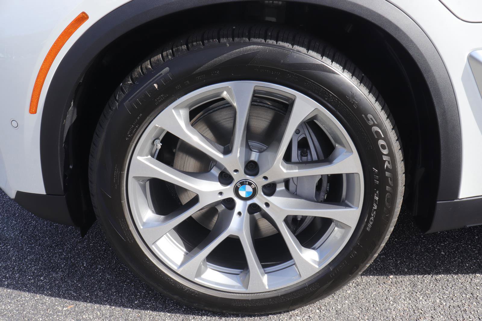 New 2026 BMW X5 xDrive50e w/ Climate Comfort Package AWD/4WD image 45