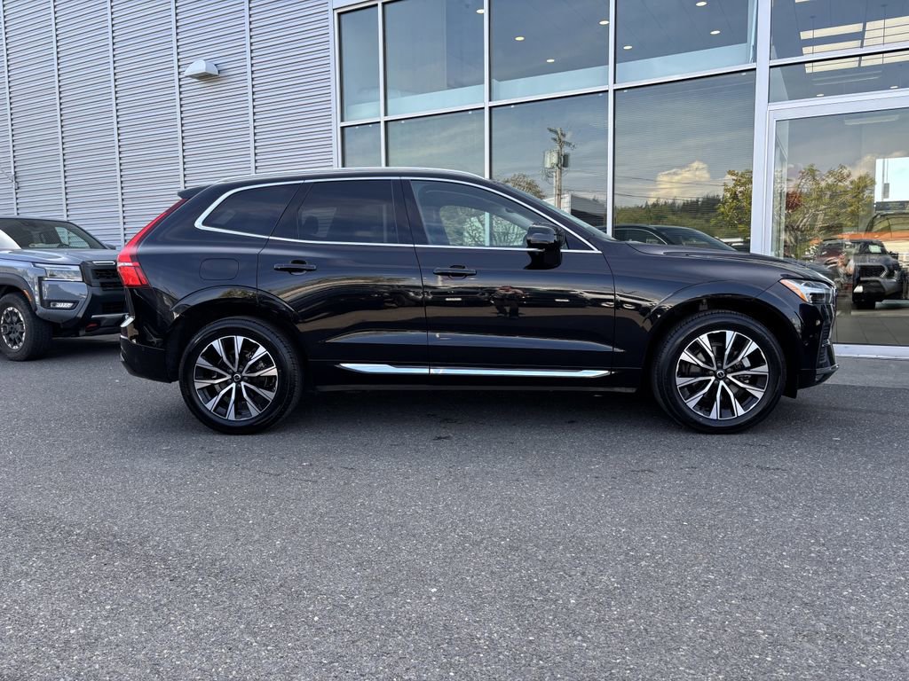 Used 2023 Volvo XC60 B5 Plus AWD/4WD image 8