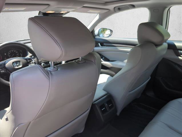 Used 2018 Honda Accord Touring image 18