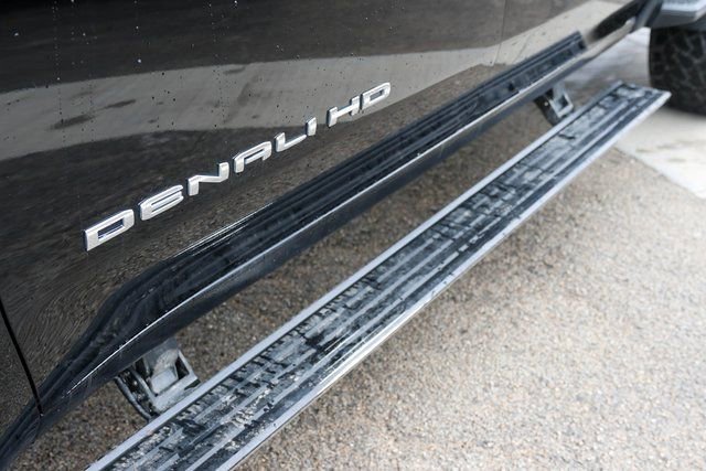 Used 2024 GMC Sierra 3500 Denali Ultimate AWD/4WD image 9