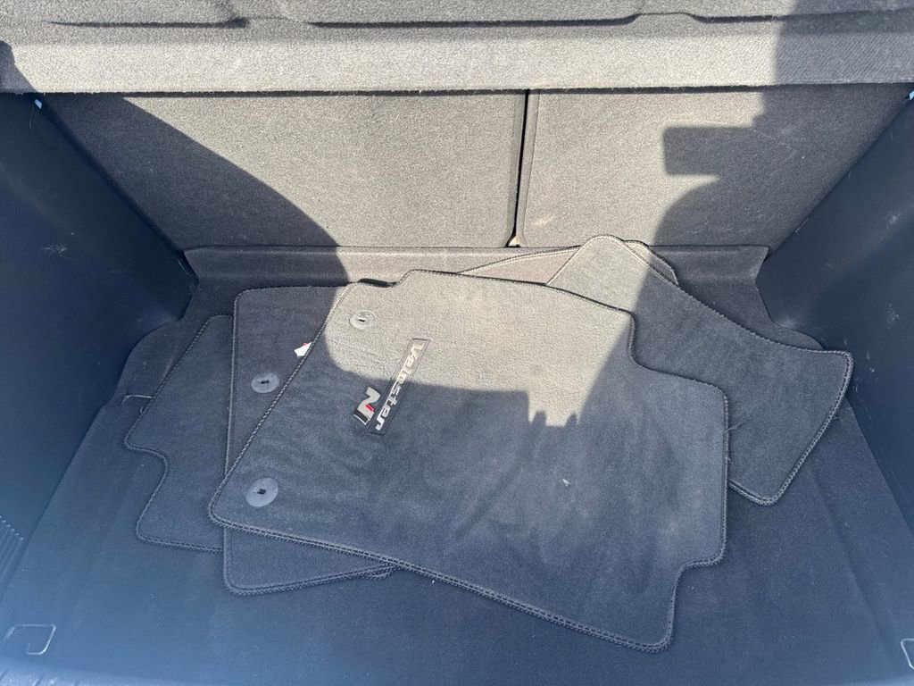 Used 2019 Hyundai Veloster N N w/ Performance Package image 10