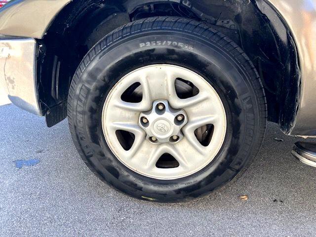 Used 2011 Toyota Tundra 2WD Double Cab image 16