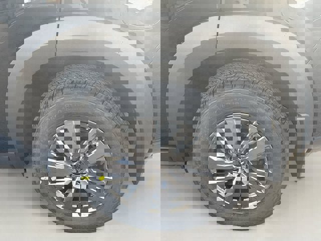 New 2025 Nissan Pathfinder S image 9