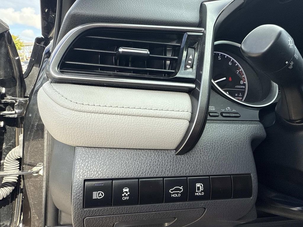 Used 2024 Toyota Camry LE image 31