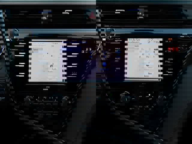 Used 2020 Toyota Camry LE image 19