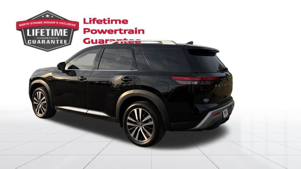 Certified 2025 Nissan Pathfinder Platinum AWD/4WD image 3