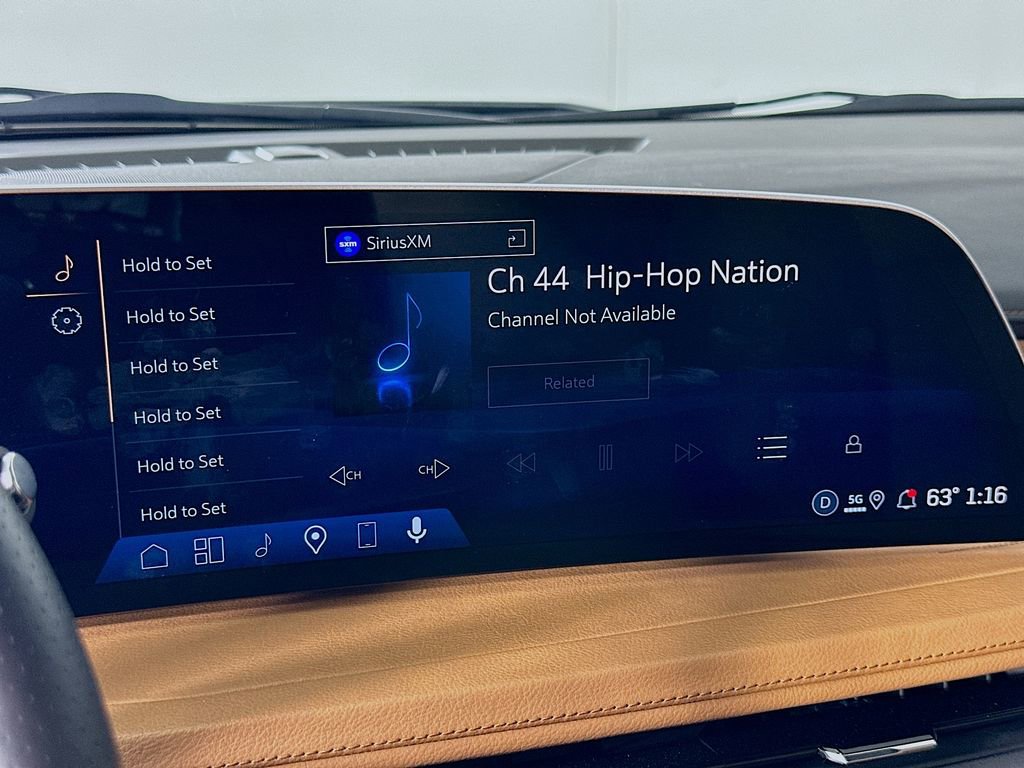 Used 2025 Cadillac XT4 Sport image 31