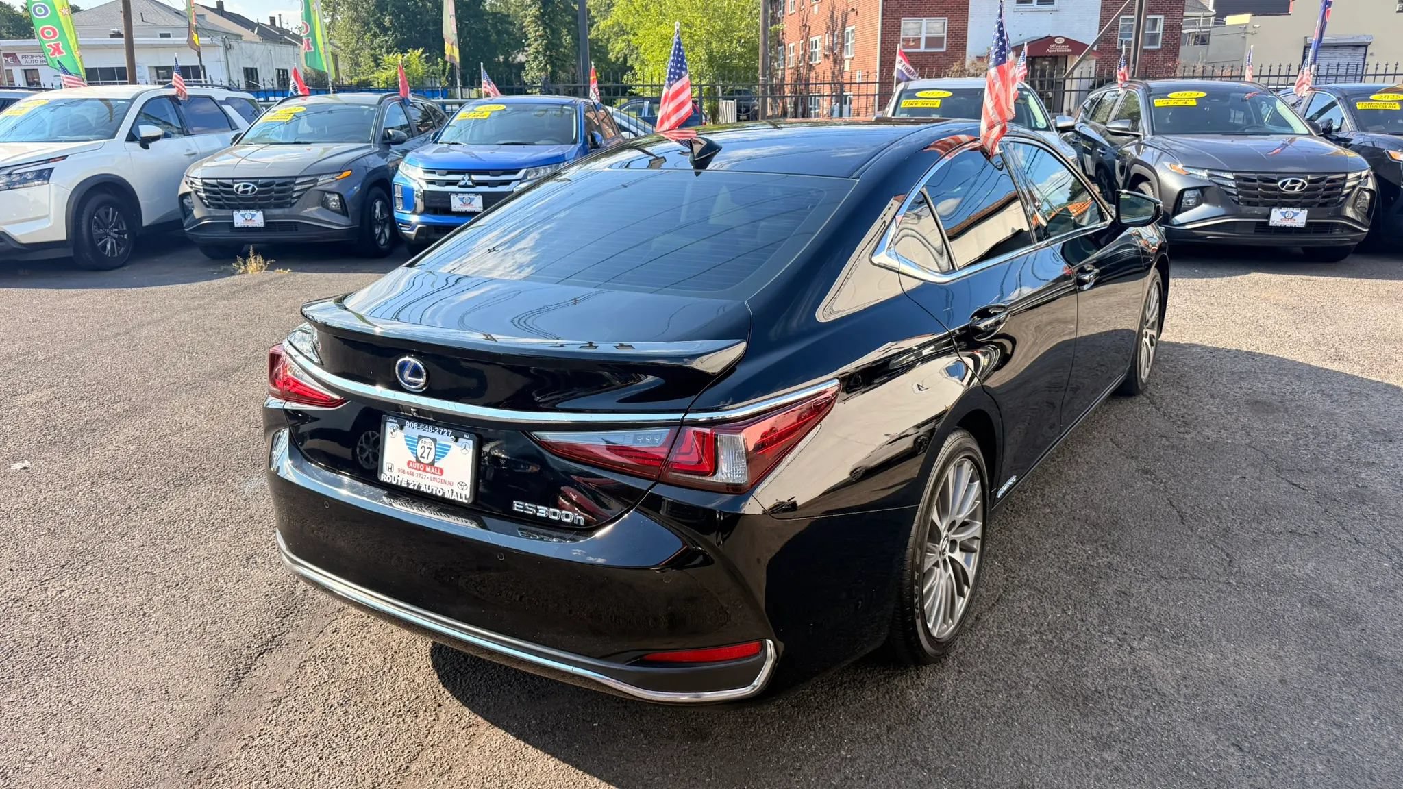 Used 2021 Lexus ES 300h w/ Premium Package FWD image 7