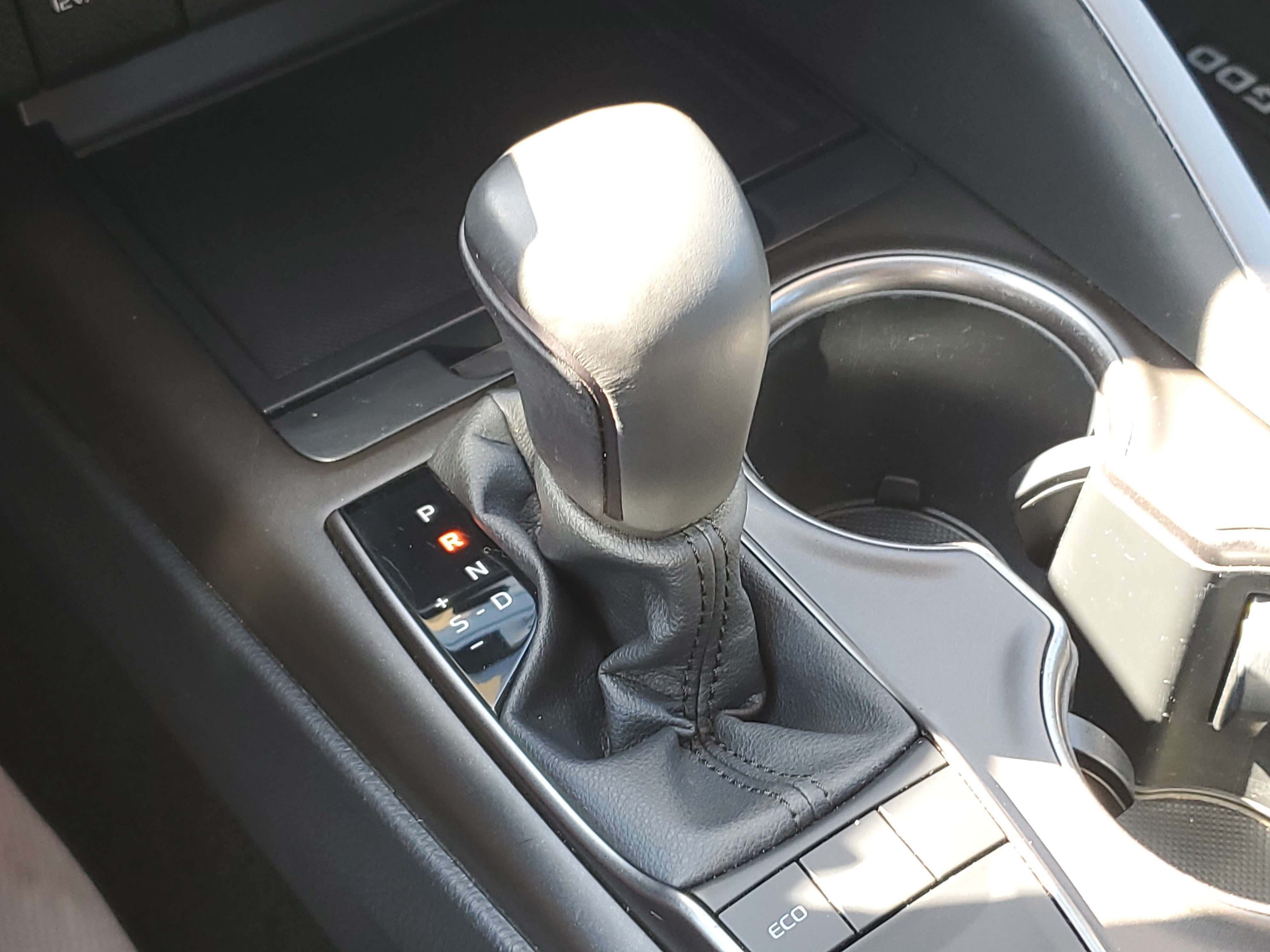 Used 2024 Toyota Camry SE w/ Cold Weather Package FWD image 27