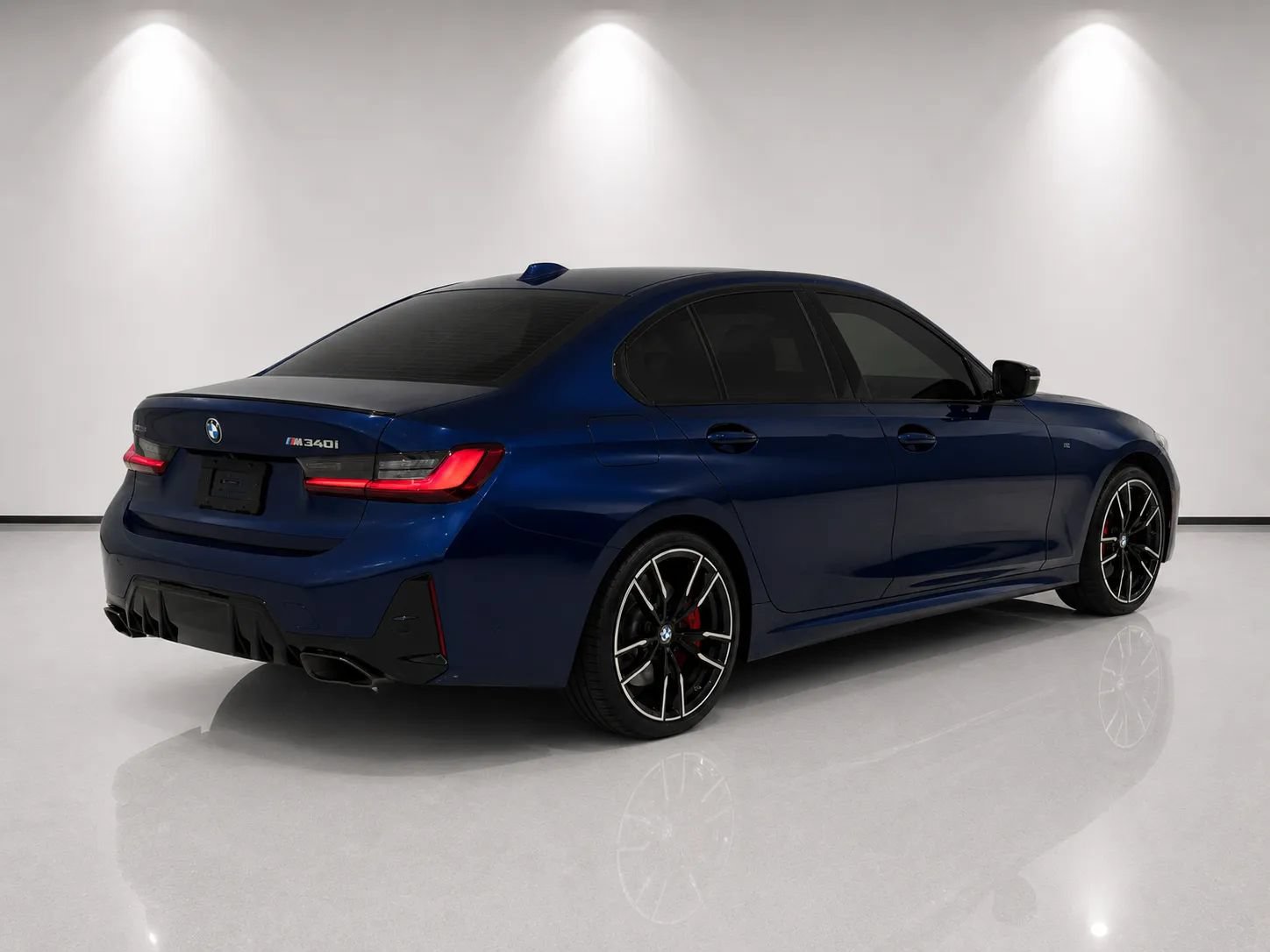 Used 2025 BMW M340i xDrive w/ Premium Package AWD/4WD image 3