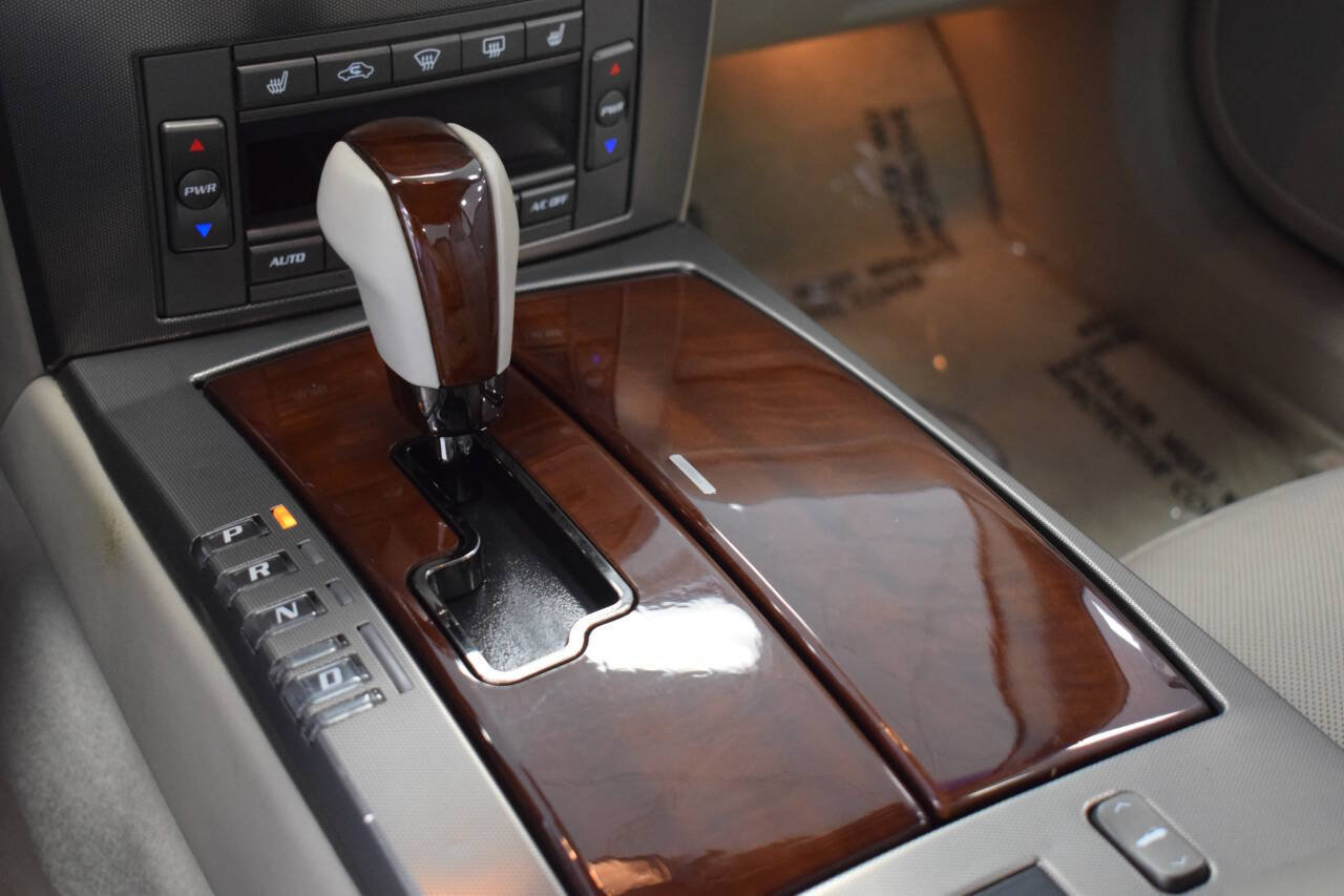 Used 2005 Cadillac XLR RWD image 92