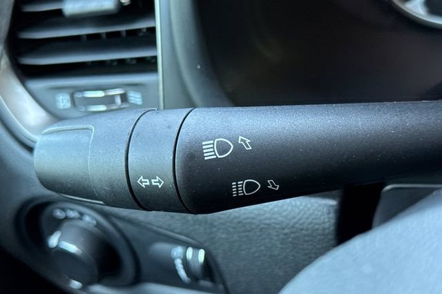 Used 2023 Jeep Renegade Latitude AWD/4WD image 38