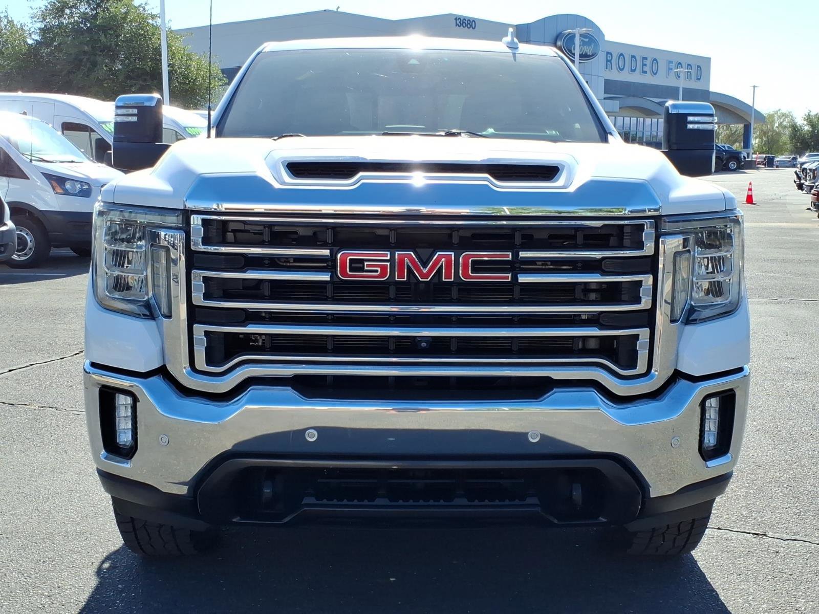 Used 2020 GMC Sierra 2500 SLT w/ SLT Premium Plus Package AWD/4WD image 8