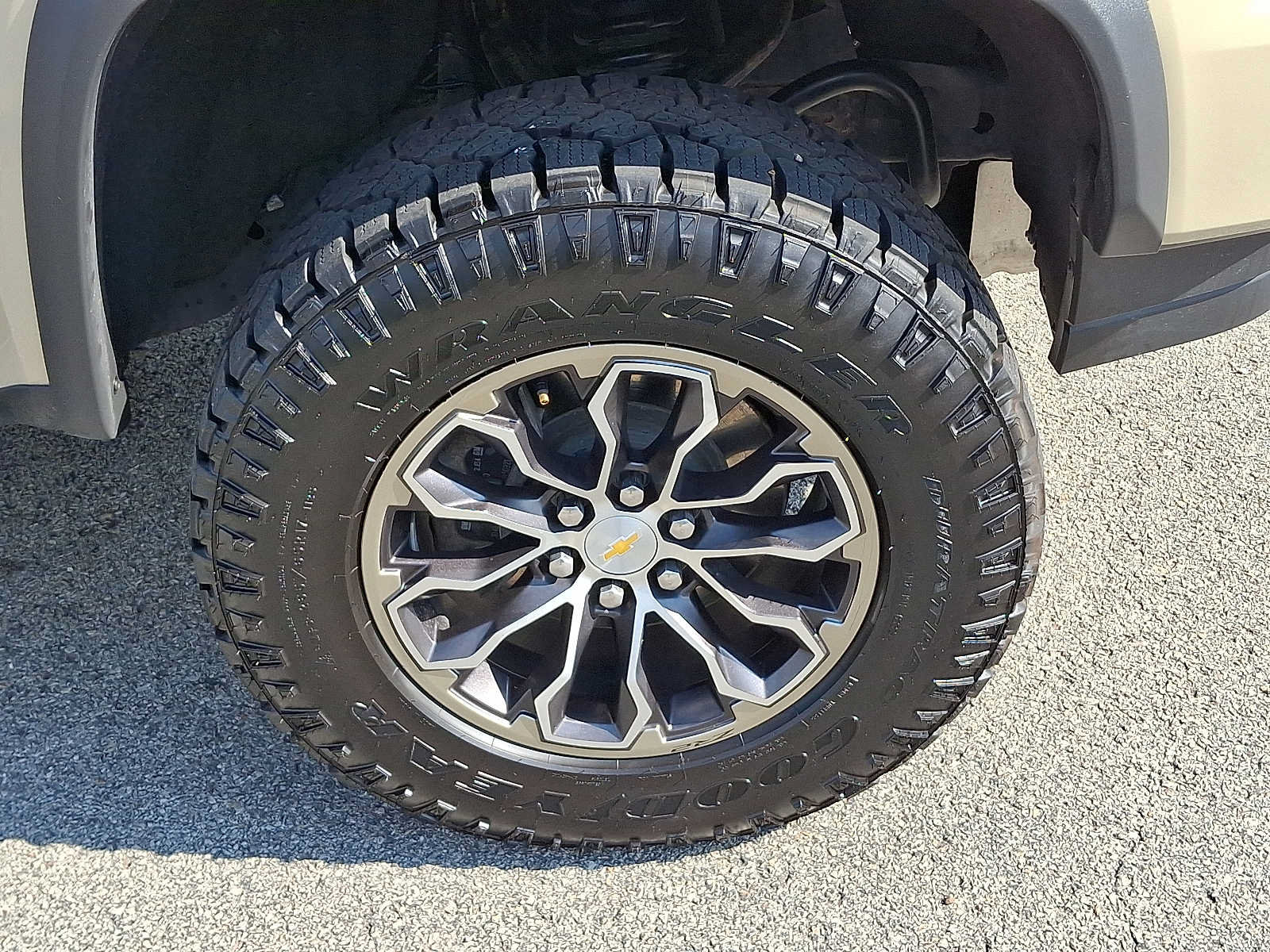 Used 2022 Chevrolet Colorado ZR2 AWD/4WD image 8