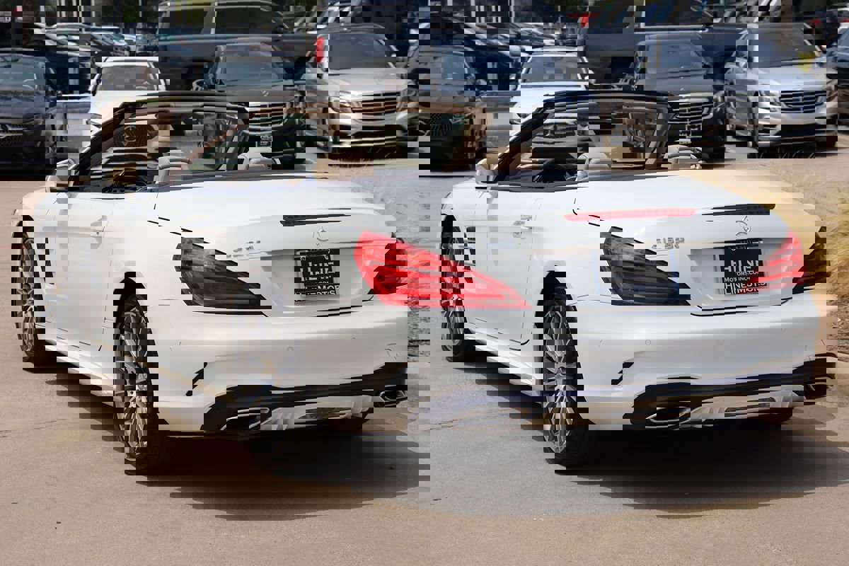 Used 2017 Mercedes-Benz SL 550 w/ Driver Assistance Package image 7