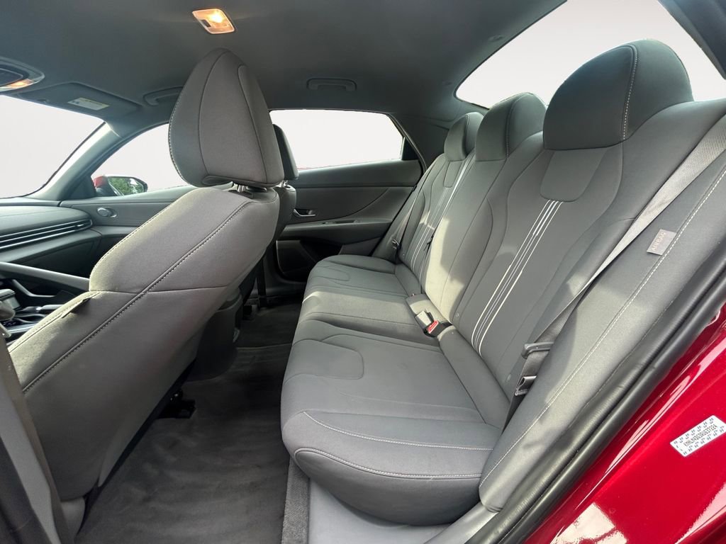 Used 2024 Hyundai Elantra SEL image 11