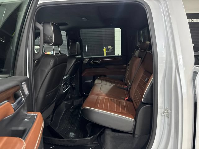 Used 2024 GMC Sierra 3500 Denali Ultimate AWD/4WD image 31