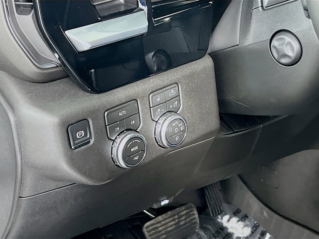 Certified 2026 GMC Sierra 1500 SLT w/ SLT Premium Plus Package AWD/4WD image 9