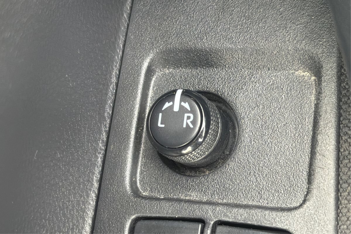 Used 2022 Toyota Corolla LE FWD image 34