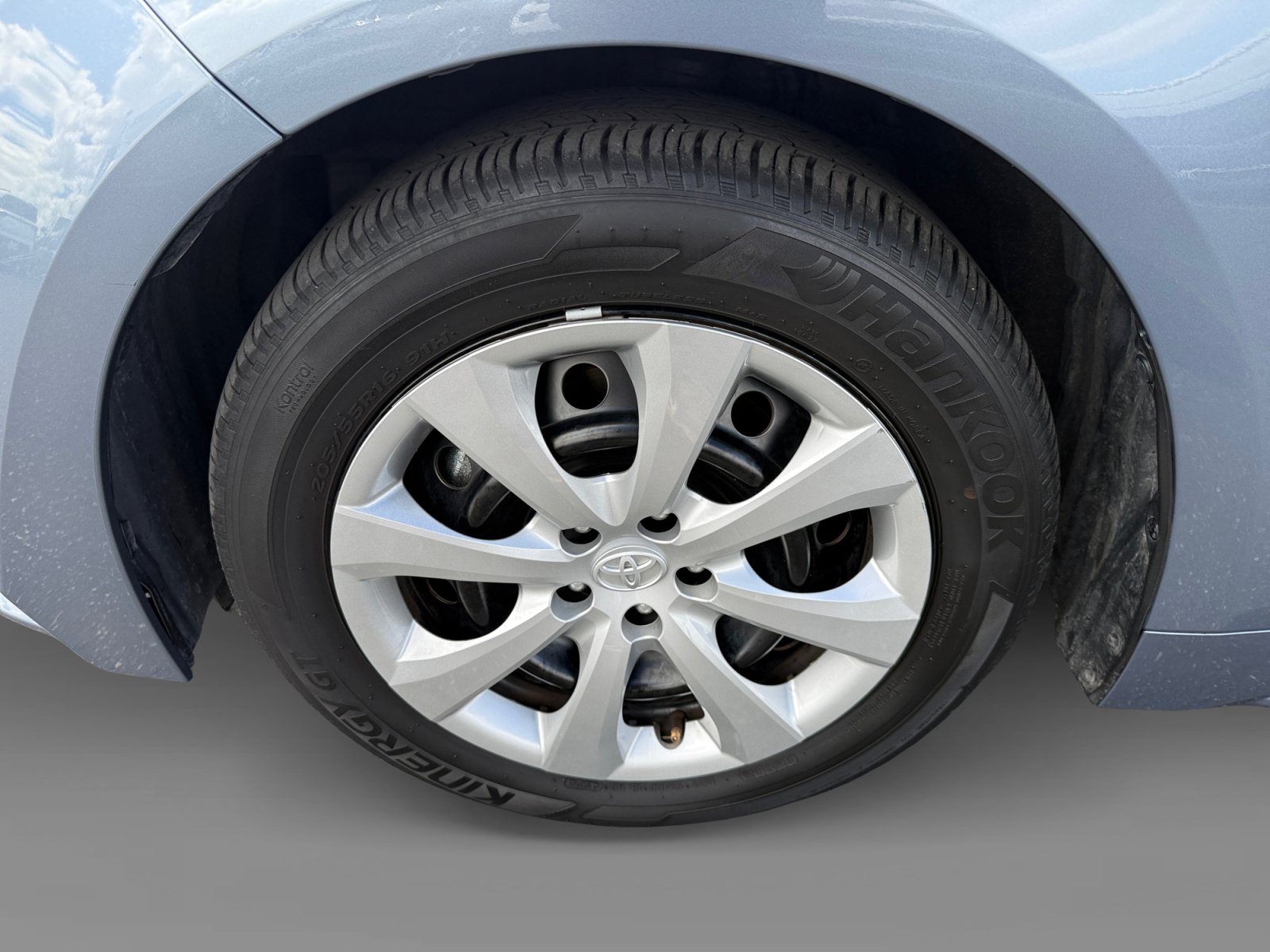 Used 2025 Toyota Corolla LE FWD image 9