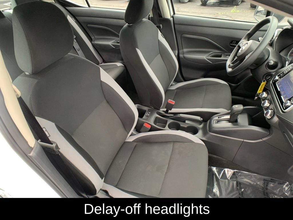 Used 2025 Nissan Versa S FWD image 30