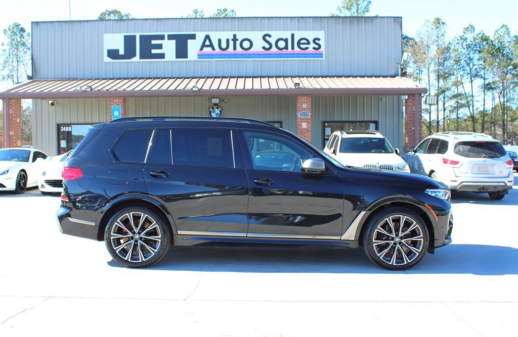 Used 2021 BMW X7 M50i w/ Dynamic Handling Package image 8