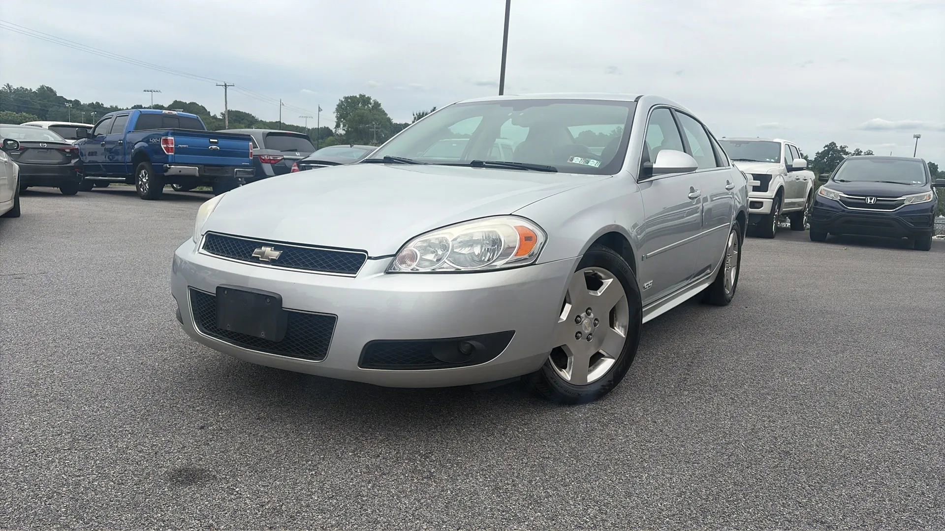 Used 2009 Chevrolet Impala SS w/ Convenience Package FWD image 2