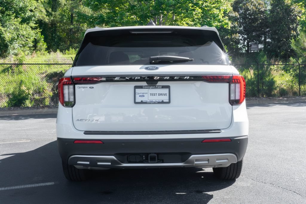 Used 2025 Ford Explorer Active w/ Active Comfort Package RWD image 6