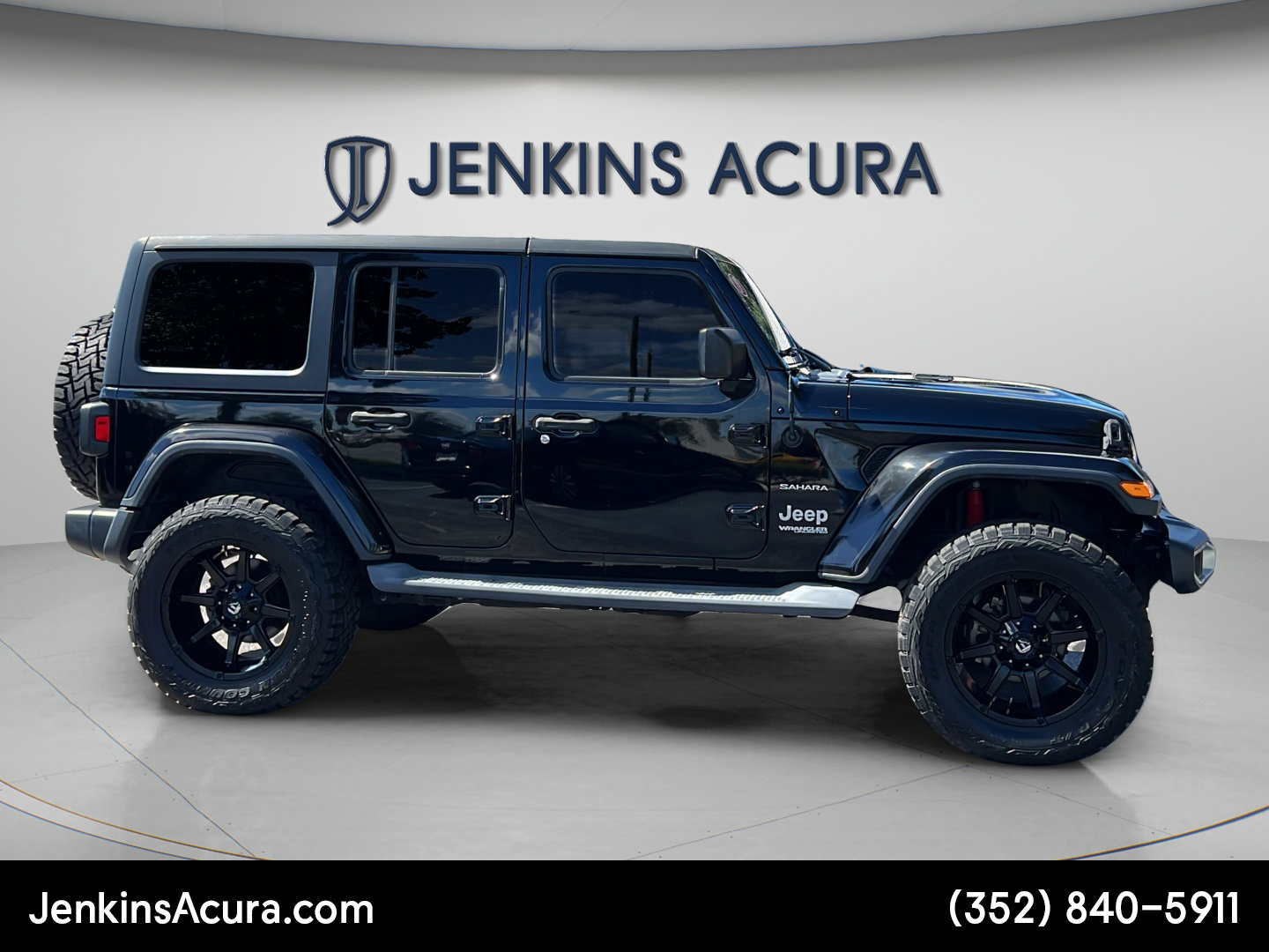 Used 2019 Jeep Wrangler Unlimited Sahara AWD/4WD image 2