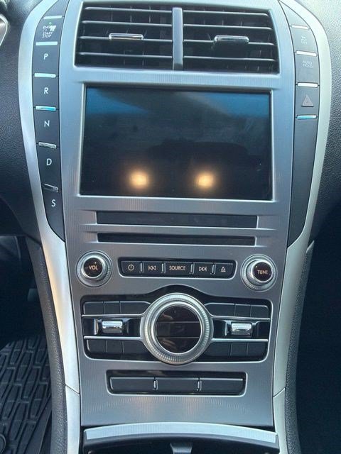 Used 2018 Lincoln MKZ Premiere FWD image 15