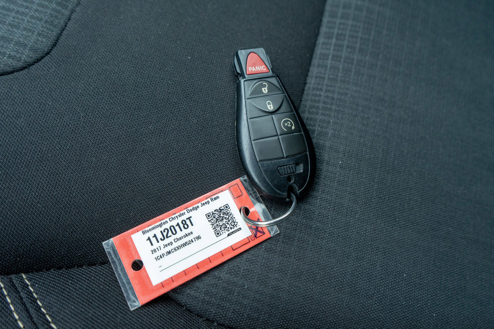 Used 2017 Jeep Cherokee Latitude w/ Cold Weather Group image 27