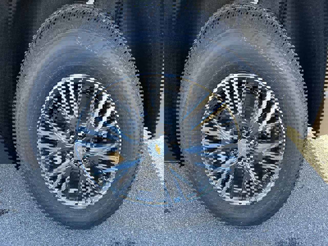 New 2026 Chevrolet Traverse LT w/ Driver Confidence Package image 9