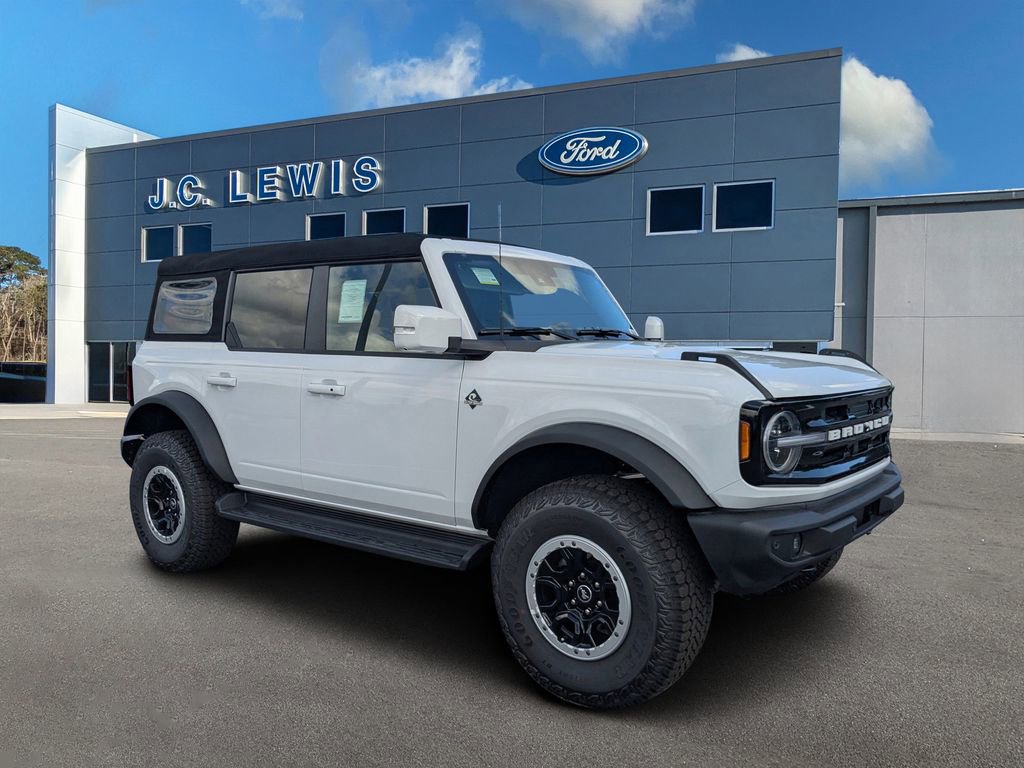 New 2025 Ford Bronco Outer Banks w/ Sasquatch Package