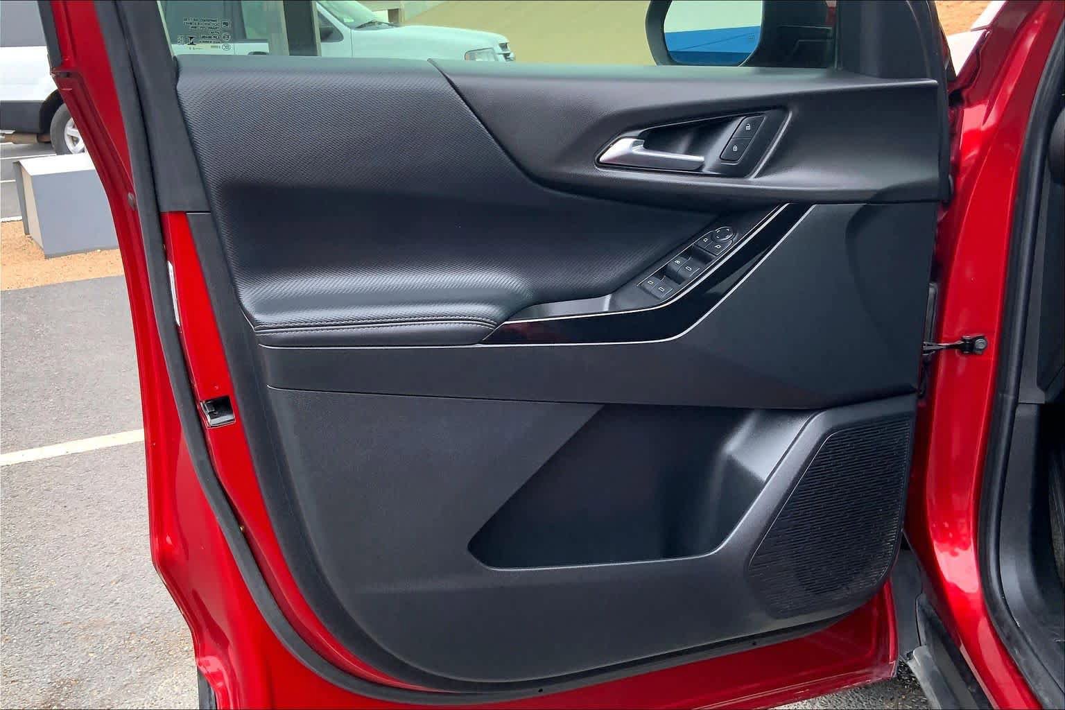 Used 2025 Chevrolet Equinox LT FWD image 22