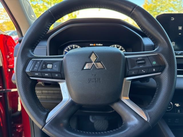 Used 2022 Mitsubishi Outlander SE image 10