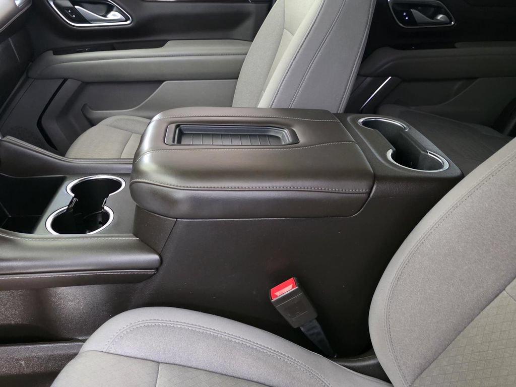 Used 2022 GMC Yukon SLE w/ Gmc Pro Safety Plus Package RWD image 7