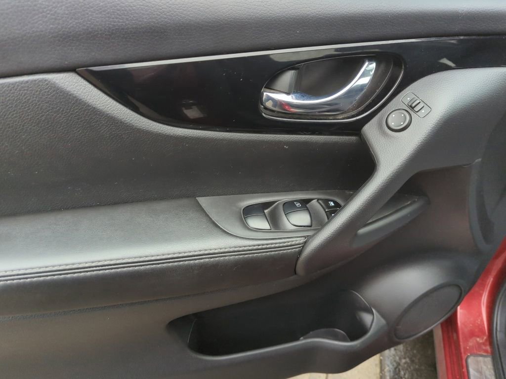 Used 2019 Nissan Rogue Sport SV w/ Technology Package image 9