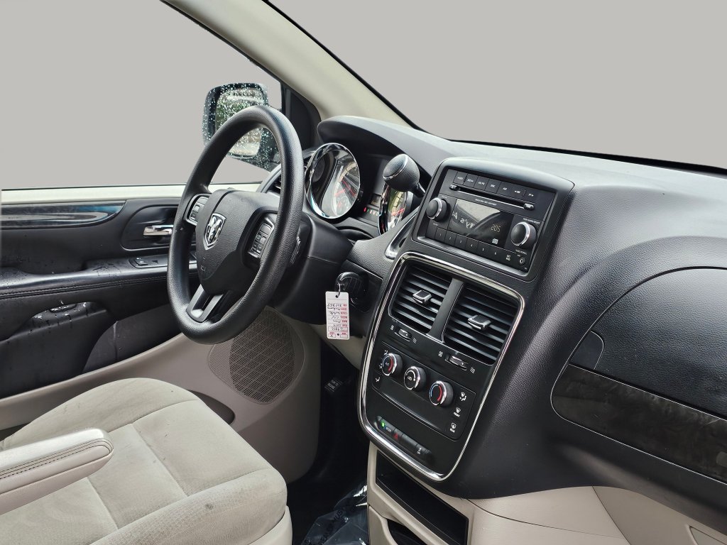 Used 2014 RAM C/V Tradesman FWD image 37