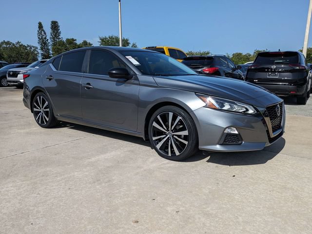 Used 2022 Nissan Altima 2.5 SR FWD image 2