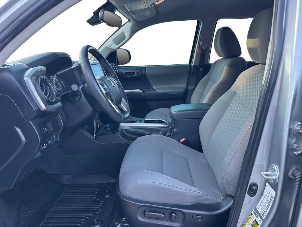 Used 2022 Toyota Tacoma SR5 RWD image 11