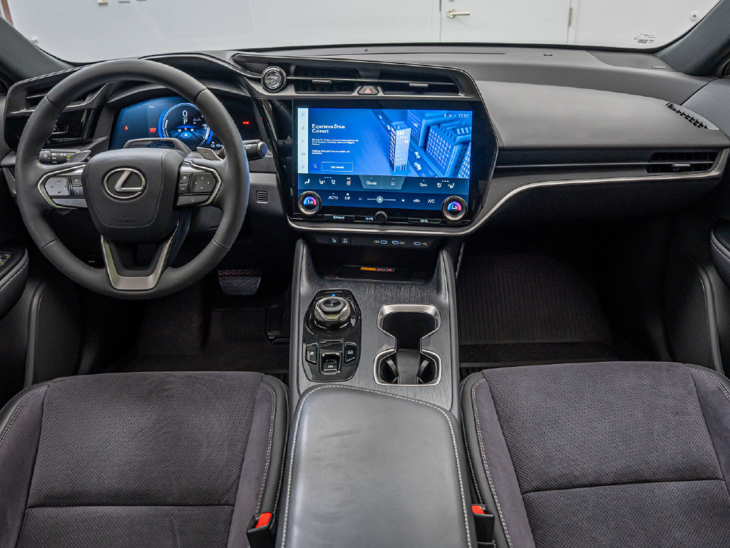 Certified 2023 Lexus RZ 450e Premium w/ Accessory Package (2T) AWD/4WD image 31