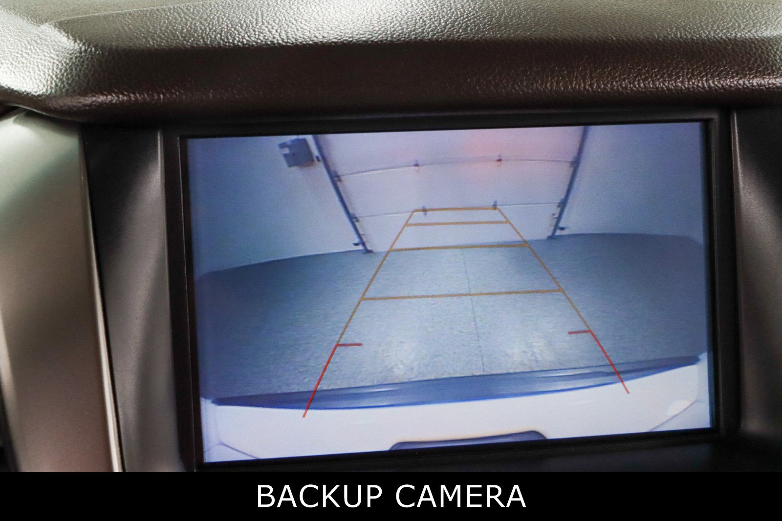 Used 2018 Chevrolet Suburban LT image 20