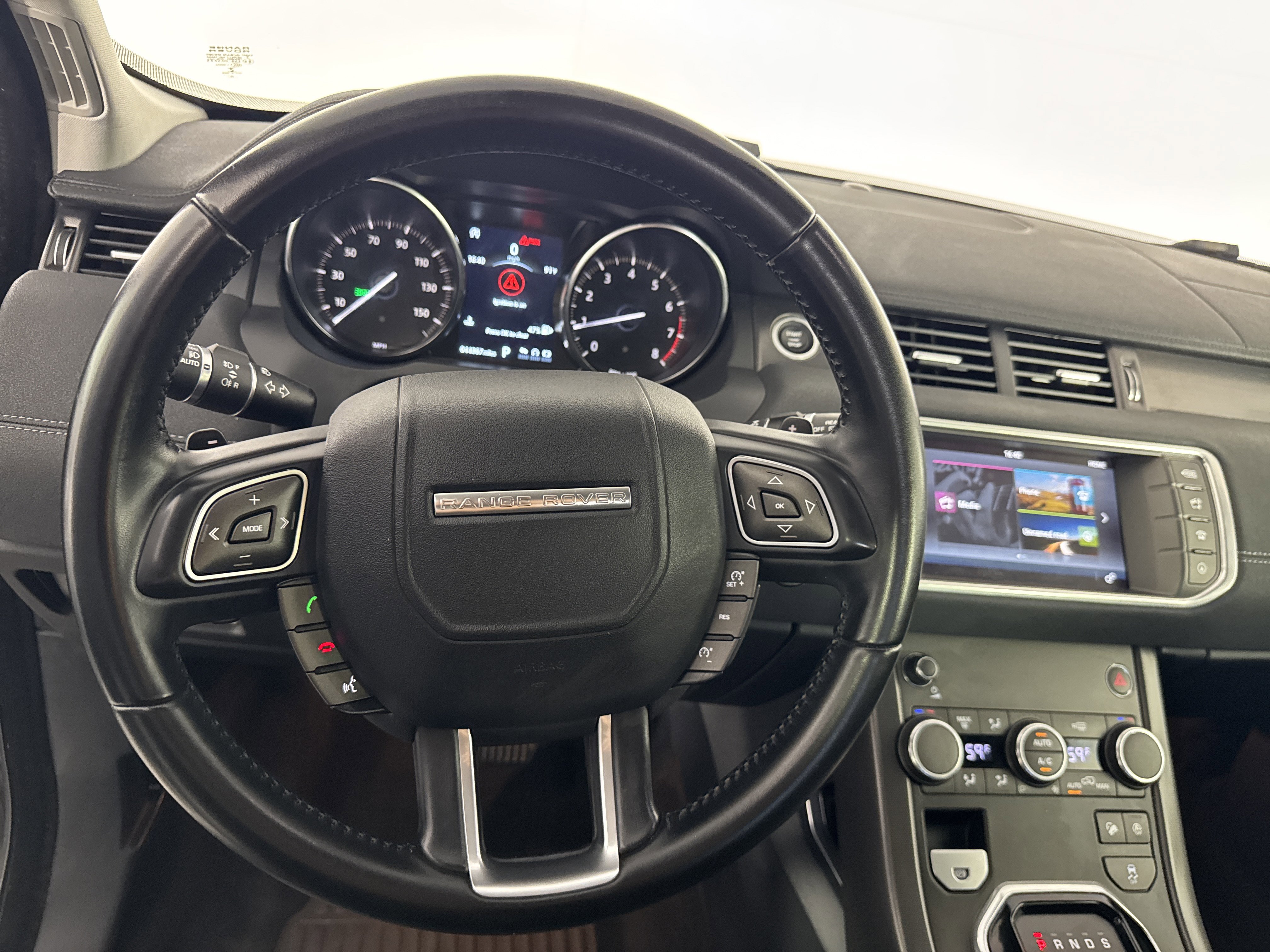 Used 2019 Land Rover Range Rover Evoque SE Premium AWD/4WD image 17