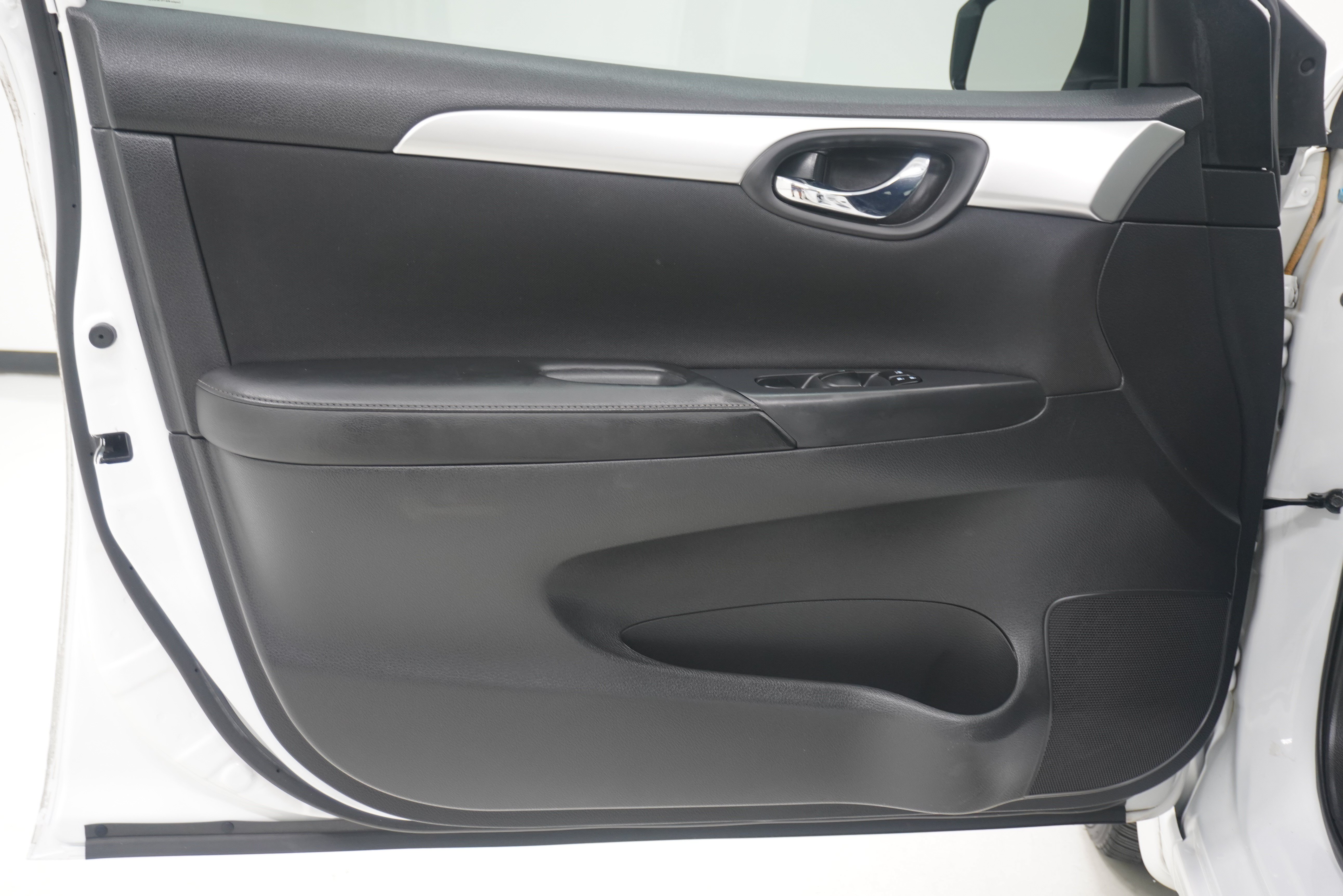 Used 2017 Nissan Sentra S FWD image 14