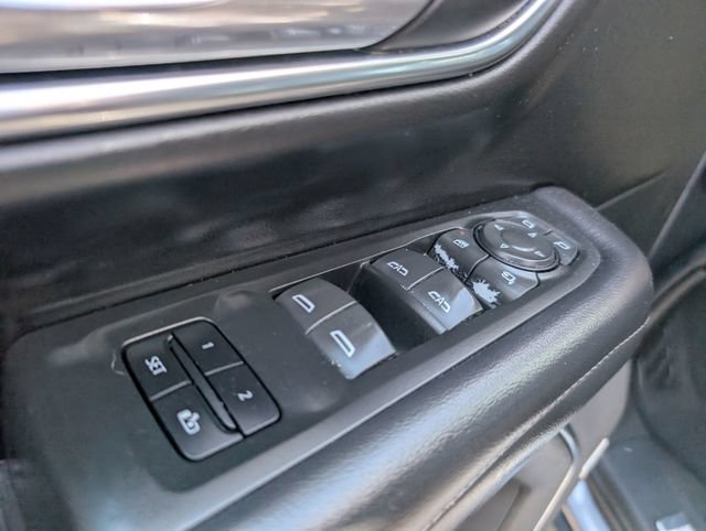 Used 2022 Chevrolet Suburban Z71 w/ Luxury Package AWD/4WD image 15