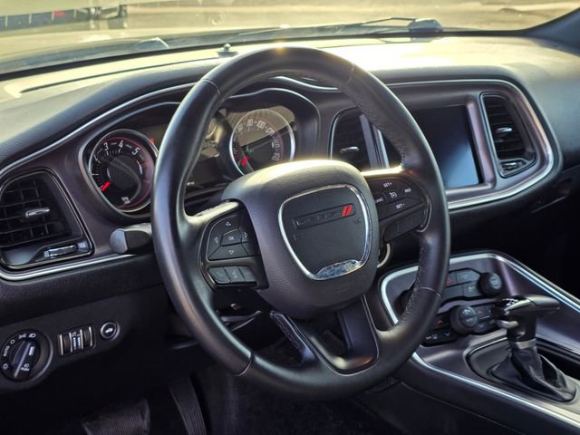 Used 2017 Dodge Challenger R/T image 12