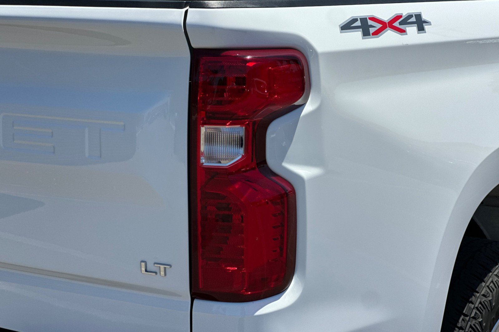 Used 2023 Chevrolet Silverado 1500 LT AWD/4WD image 27