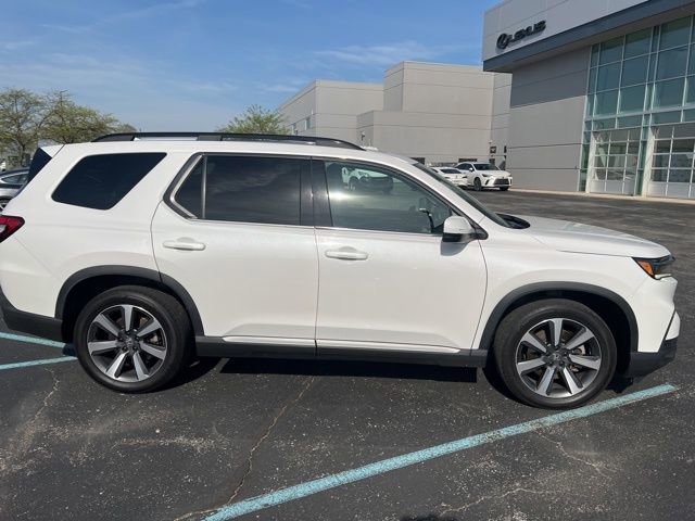 Used 2023 Honda Pilot Elite image 2